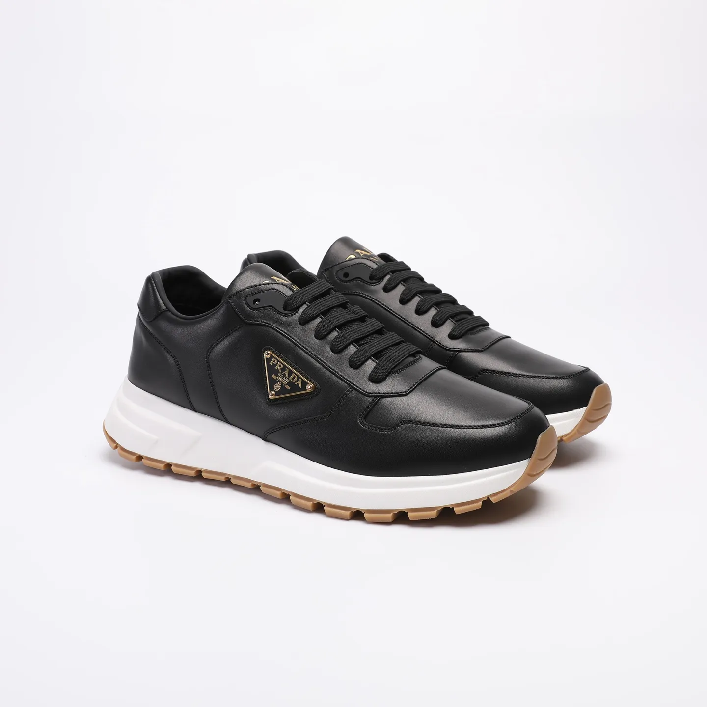 Batch 580 [PRADA] Men's shoes are popular in the counter, official website synchronization, high-quality shipments. Fabric: original cowhide with snakeskin. Lining: cowhide feet + cowhide lining. Outsole: original TPU + foam. Size: 38-46